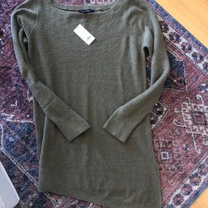 Banana Republic Light Wool Sweater